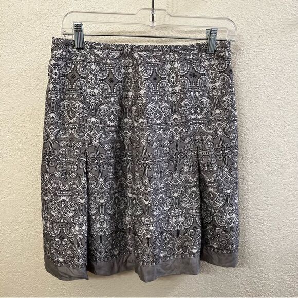 Loft Grey/White Skirt (Size 2) - Picture 1 of 5